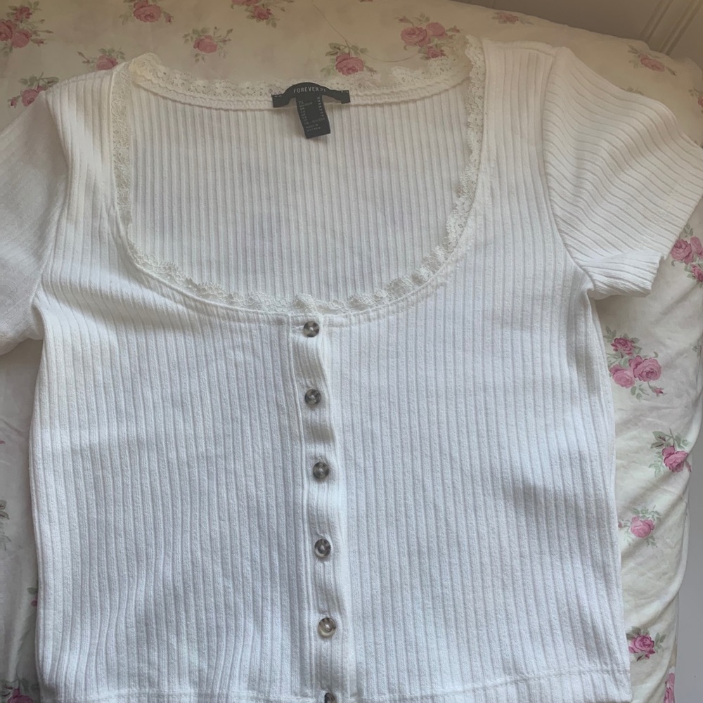 FOREVER 21 WHITE BUTTON DOWN BLOUSE